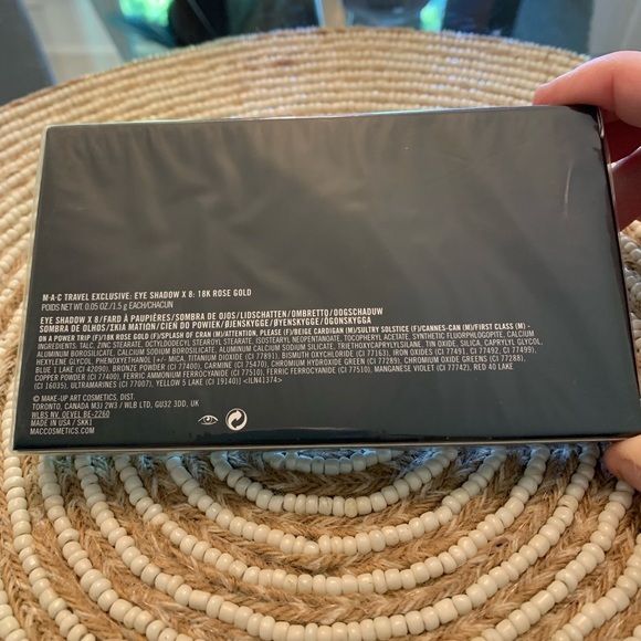 🌟LE🌟MAC Travel Exclusive Eyeshadow x 8- 18k Rose Gold - Picture 14 of 15